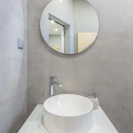 Апартаменты Wonderful Brand New Belem - A Few Steps Away From The River!